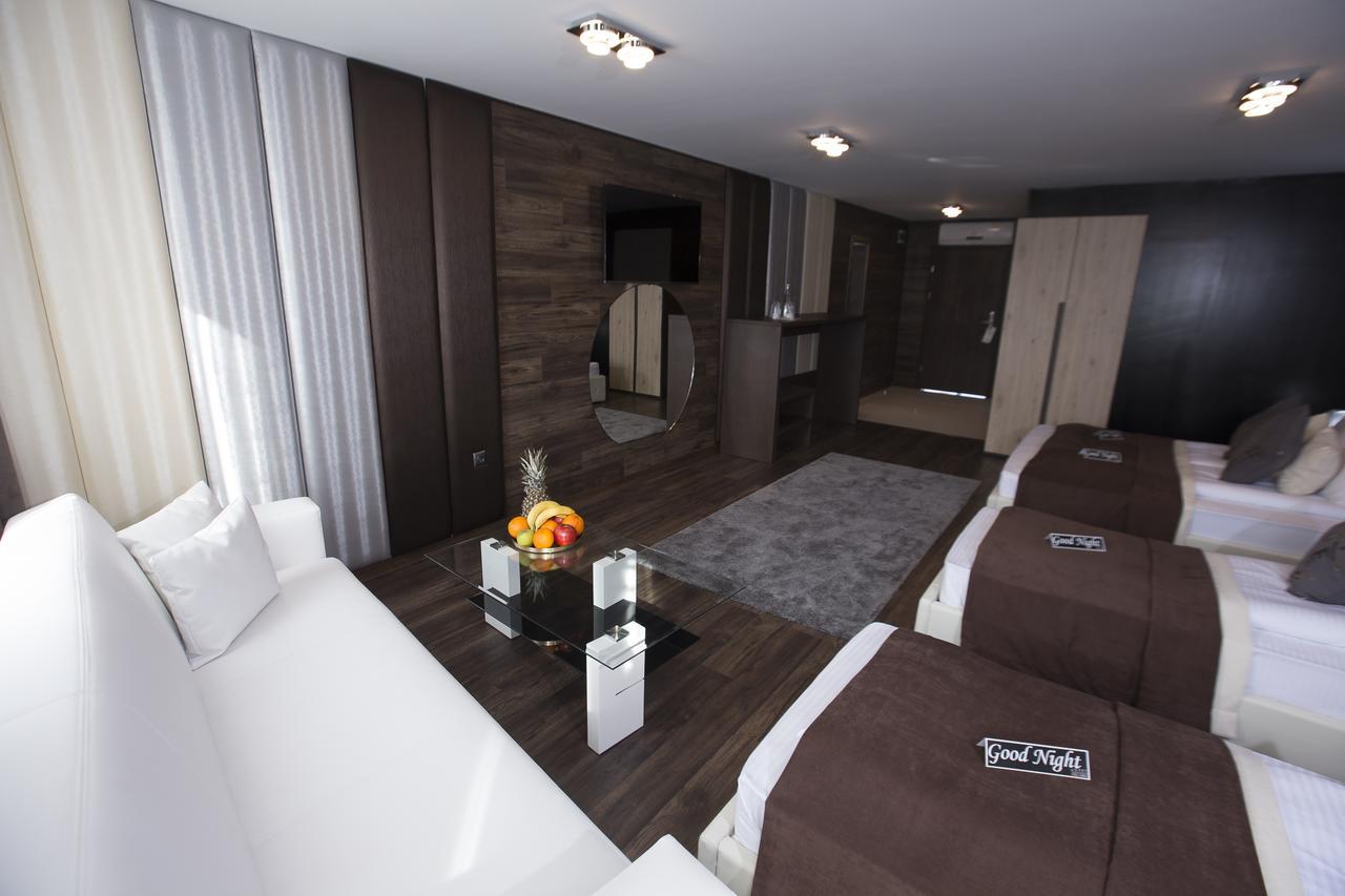 Acktion Deluxe Hotel Shumen Bagian luar foto