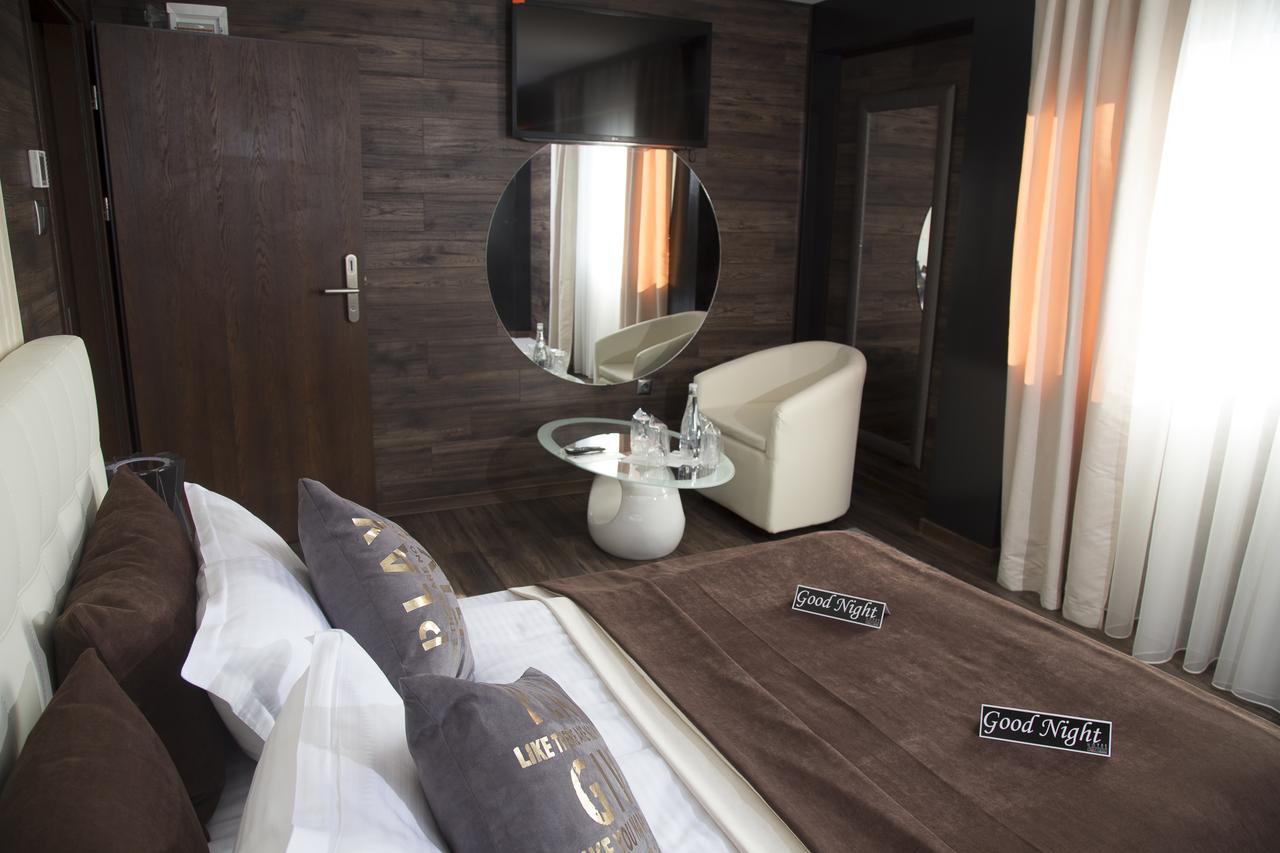 Acktion Deluxe Hotel Shumen Bagian luar foto