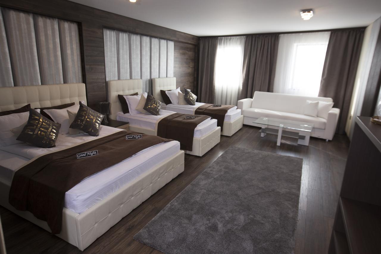 Acktion Deluxe Hotel Shumen Bagian luar foto