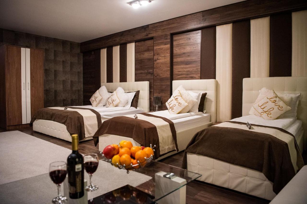 Acktion Deluxe Hotel Shumen Bagian luar foto