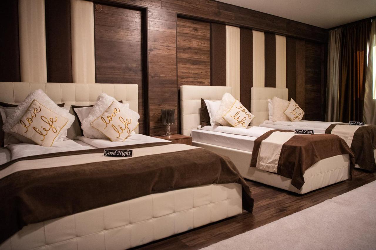 Acktion Deluxe Hotel Shumen Bagian luar foto