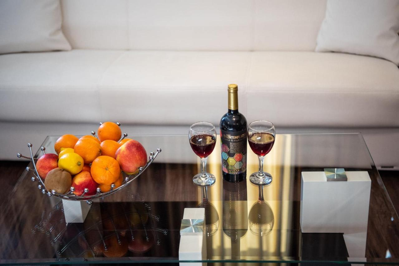 Acktion Deluxe Hotel Shumen Bagian luar foto