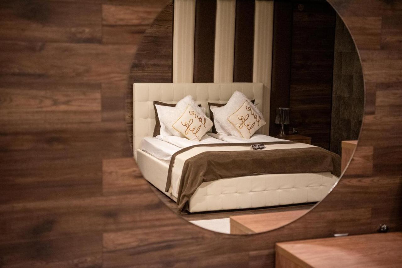 Acktion Deluxe Hotel Shumen Bagian luar foto