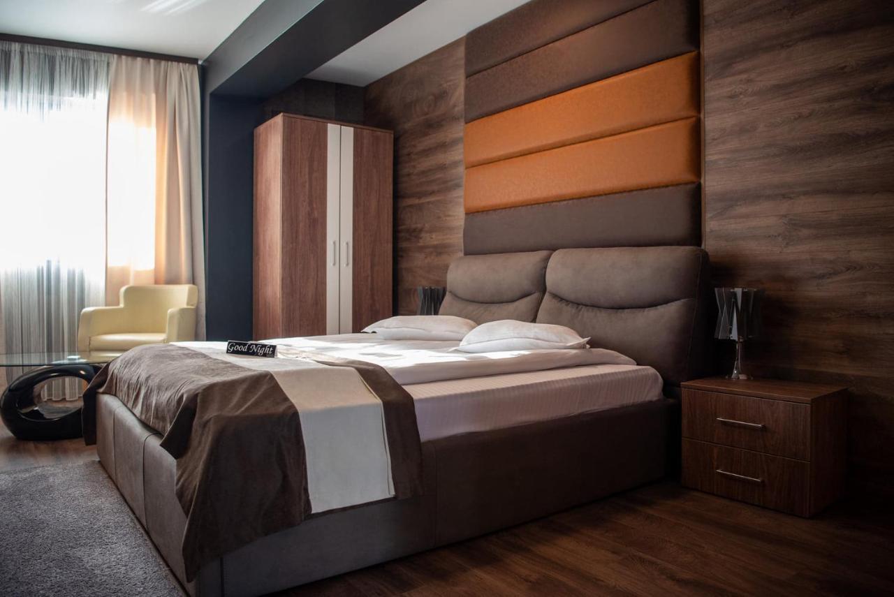 Acktion Deluxe Hotel Shumen Bagian luar foto