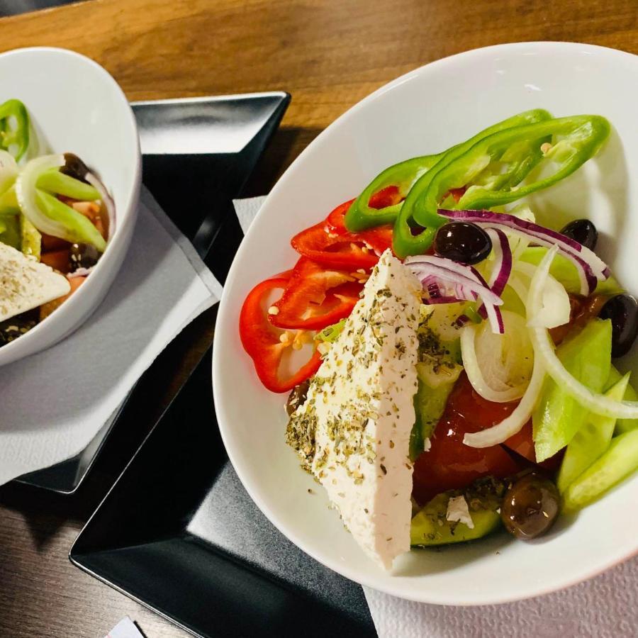 Acktion Deluxe Hotel Shumen Bagian luar foto